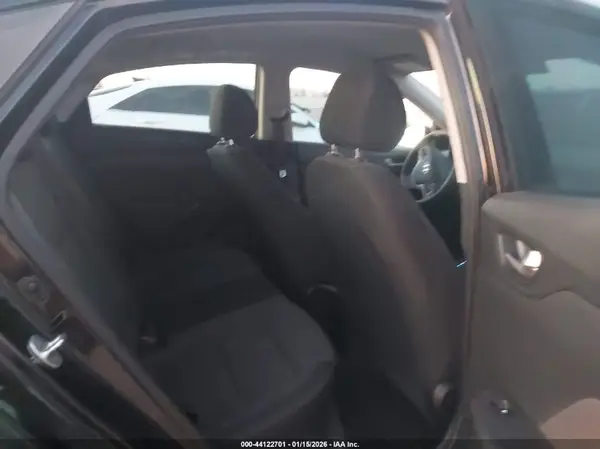 3KPC24A3XKE056786 2019 HYUNDAI ACCENT - Image 8