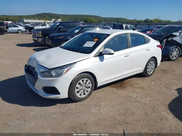 3KPC24A3XKE057694 2019 HYUNDAI ACCENT - Image 2