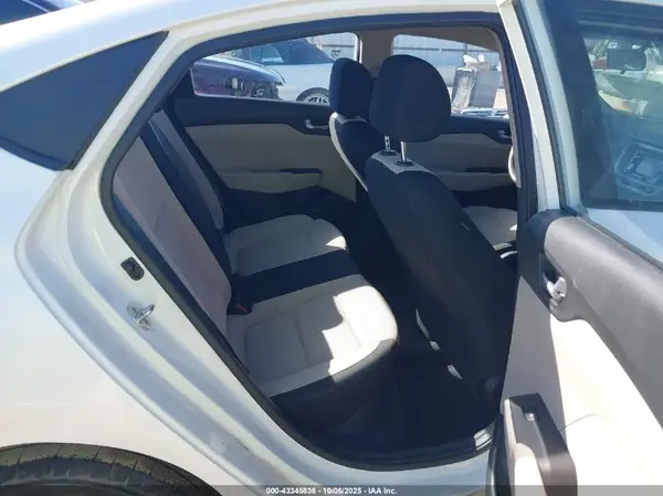 3KPC24A3XKE057694 2019 HYUNDAI ACCENT - Image 8
