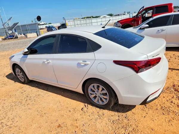 3KPC24A3XKE058196 2019 HYUNDAI ACCENT - Image 2