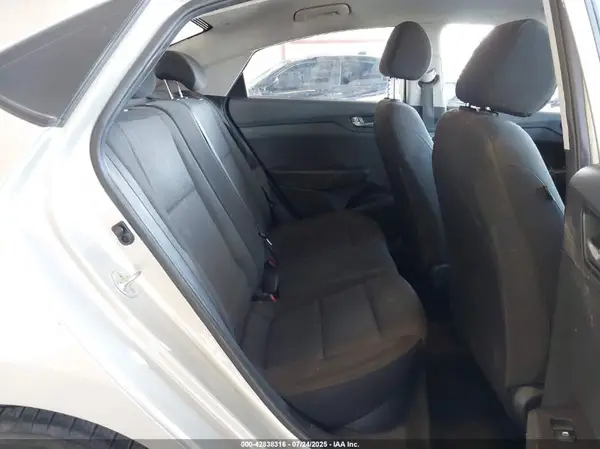 3KPC24A3XKE061843 2019 HYUNDAI ACCENT - Image 8