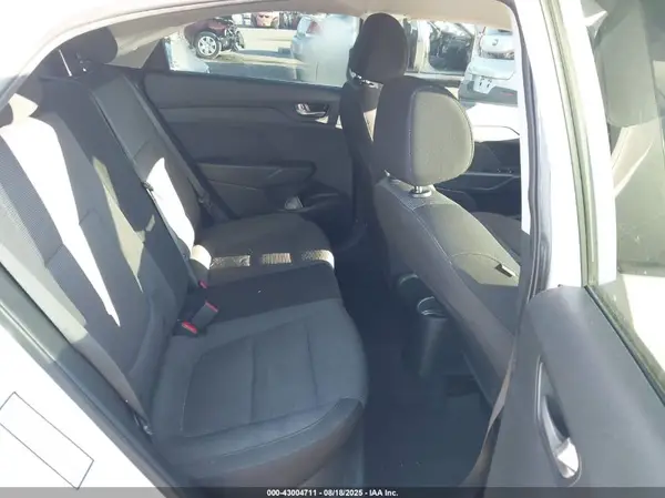 3KPC24A3XKE062927 2019 HYUNDAI ACCENT - Image 8