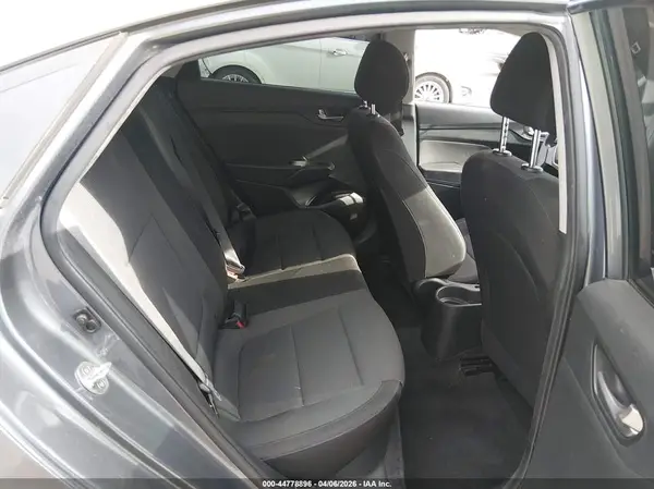 3KPC24A3XKE068369 2019 HYUNDAI ACCENT - Image 8