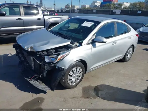 3KPC24A3XKE068419 2019 HYUNDAI ACCENT - Image 2