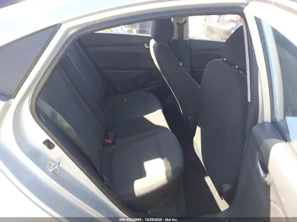 3KPC24A3XKE068419 2019 HYUNDAI ACCENT - Image 8
