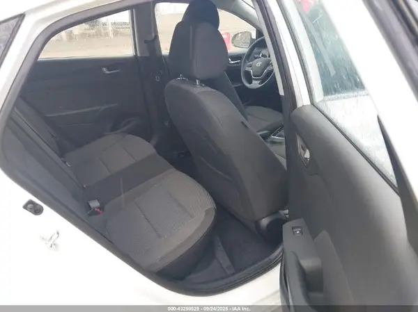 3KPC24A3XKE071031 2019 HYUNDAI ACCENT - Image 8