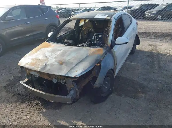 3KPC24A3XKE076407 2019 HYUNDAI ACCENT - Image 2