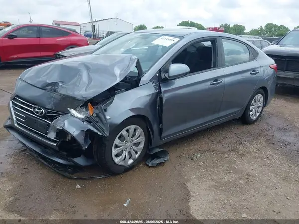 3KPC24A3XKE076648 2019 HYUNDAI ACCENT - Image 2