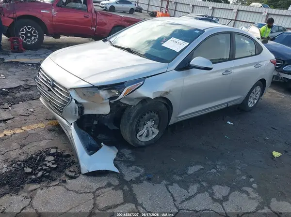 3KPC24A3XKE079503 2019 HYUNDAI ACCENT - Image 2