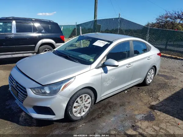 3KPC24A3XKE080781 2019 HYUNDAI ACCENT - Image 2
