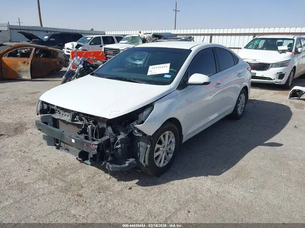 3KPC24A60LE125688 2020 HYUNDAI ACCENT - Image 2