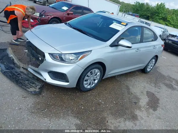 3KPC24A61LE100914 2020 HYUNDAI ACCENT - Image 2