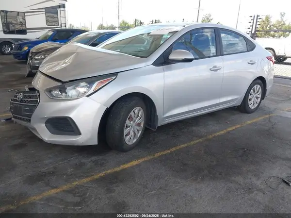 3KPC24A61LE108074 2020 HYUNDAI ACCENT - Image 2