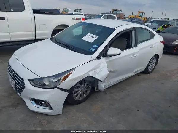 3KPC24A61NE158072 2022 HYUNDAI ACCENT - Image 2