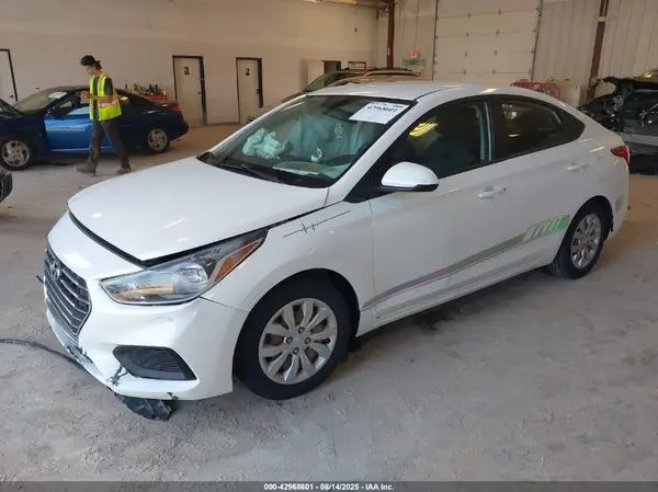 3KPC24A63LE101076 2020 HYUNDAI ACCENT - Image 2