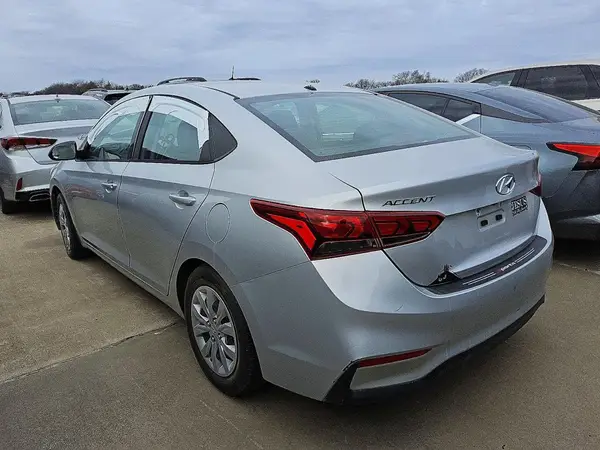 3KPC24A63LE104821 2020 HYUNDAI ACCENT - Image 2