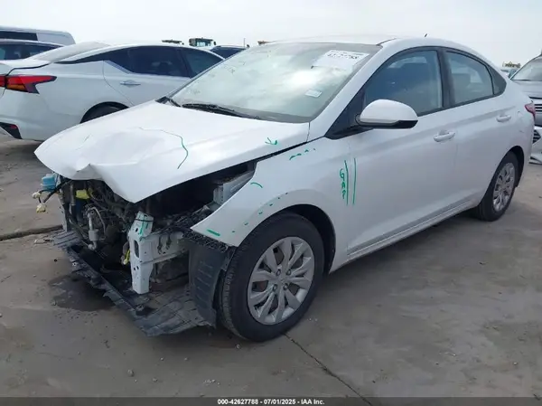 3KPC24A63LE113583 2020 HYUNDAI ACCENT - Image 2