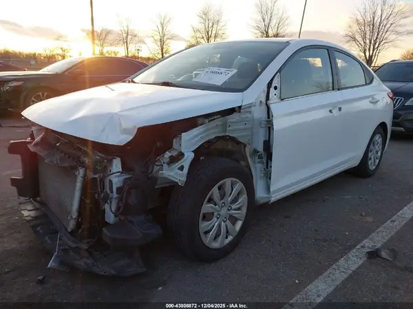 3KPC24A63LE114667 2020 HYUNDAI ACCENT - Image 2