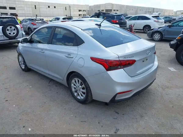 3KPC24A63LE125720 2020 HYUNDAI ACCENT - Image 2