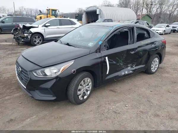 3KPC24A63LE125880 2020 HYUNDAI ACCENT - Image 2