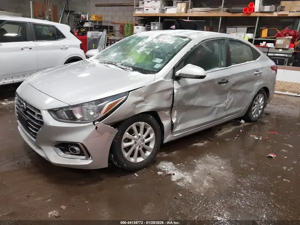 3KPC24A64LE107405 2020 HYUNDAI ACCENT - Image 2