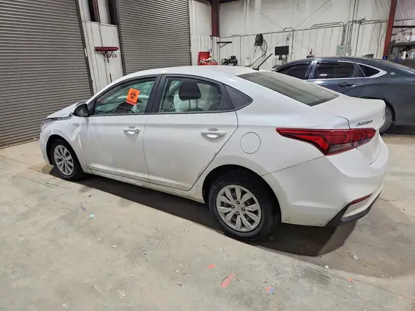 3KPC24A64ME138459 2021 HYUNDAI ACCENT - Image 2
