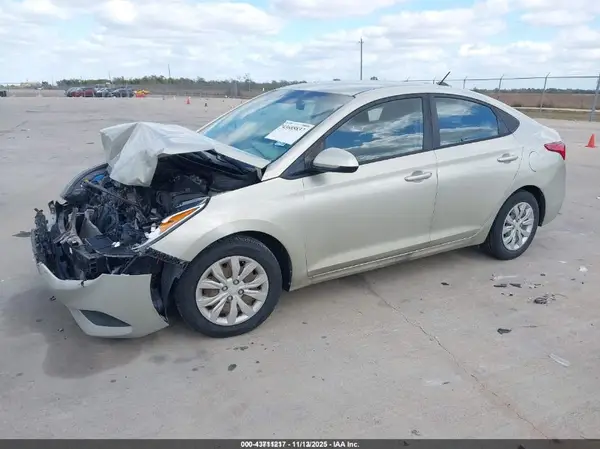 3KPC24A65LE109082 2020 HYUNDAI ACCENT - Image 2