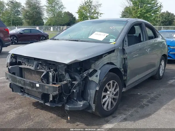 3KPC24A65ME141886 2021 HYUNDAI ACCENT - Image 2