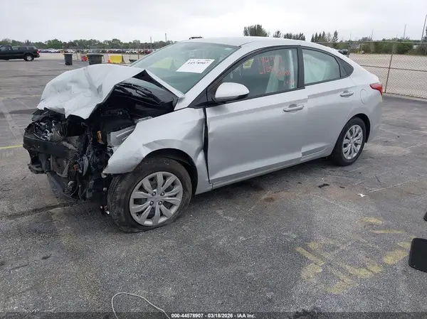 3KPC24A65NE184982 2022 HYUNDAI ACCENT - Image 2