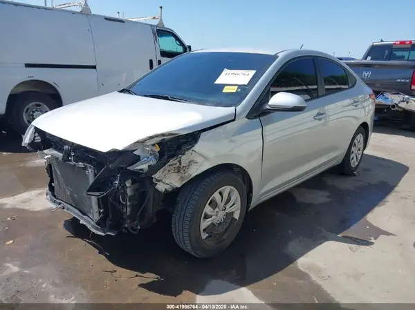 3KPC24A66LE119586 2020 HYUNDAI ACCENT - Image 2