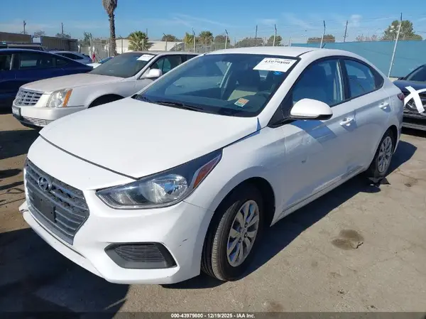 3KPC24A66LE124111 2020 HYUNDAI ACCENT - Image 2