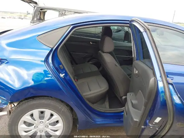 3KPC24A66NE173893 2022 HYUNDAI ACCENT - Image 8