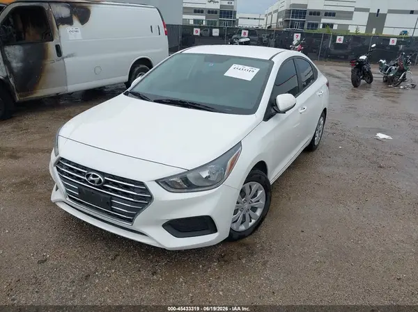 3KPC24A67LE106975 2020 HYUNDAI ACCENT - Image 2