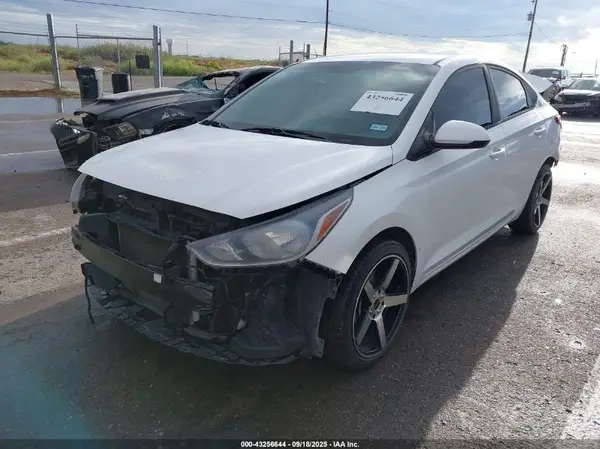 3KPC24A68LE098823 2020 HYUNDAI ACCENT - Image 2