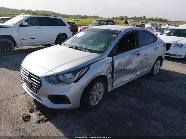 3KPC24A68LE108038 2020 HYUNDAI ACCENT - Image 2