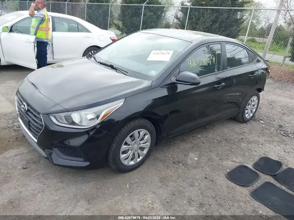 3KPC24A69LE104371 2020 HYUNDAI ACCENT - Image 2