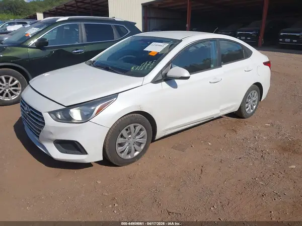 3KPC24A69LE113832 2020 HYUNDAI ACCENT - Image 2
