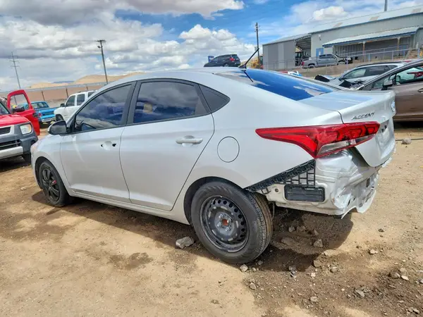 3KPC24A69LE114818 2020 HYUNDAI ACCENT - Image 2