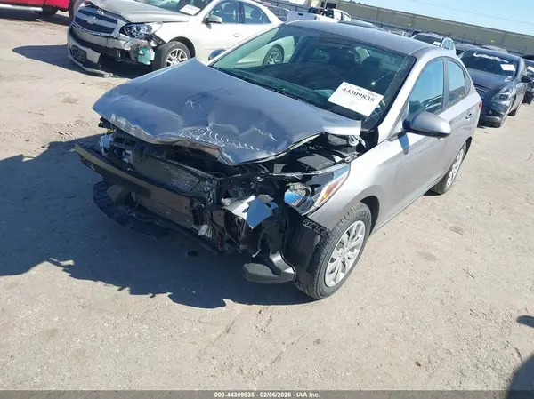 3KPC24A69NE186332 2022 HYUNDAI ACCENT - Image 2