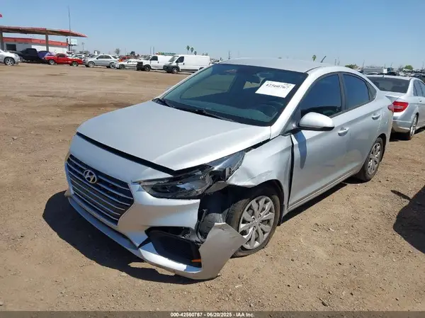 3KPC24A6XLE090982 2020 HYUNDAI ACCENT - Image 2