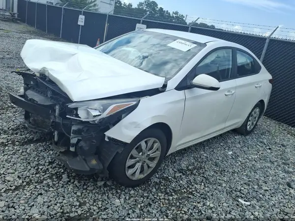 3KPC24A6XLE100720 2020 HYUNDAI ACCENT - Image 2