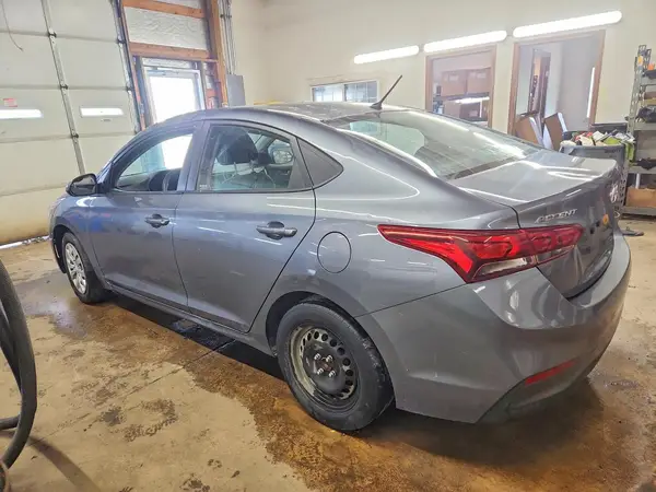 3KPC24A6XLE101558 2020 HYUNDAI ACCENT - Image 2
