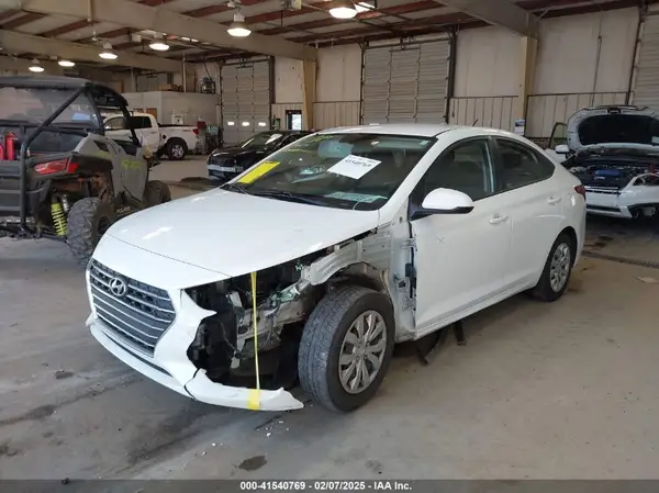 3KPC24A6XLE103892 2020 HYUNDAI ACCENT - Image 2