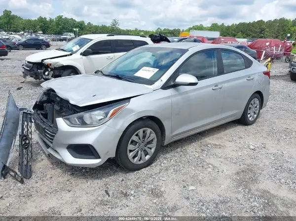 3KPC24A6XLE106727 2020 HYUNDAI ACCENT - Image 2