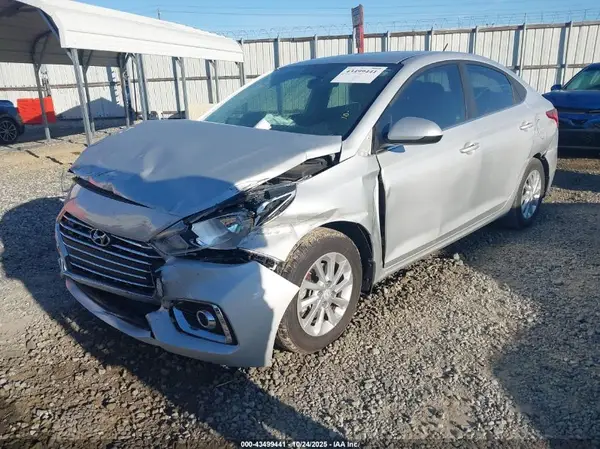 3KPC24A6XLE108249 2020 HYUNDAI ACCENT - Image 2
