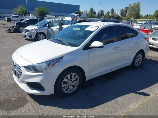 3KPC24A6XLE110423 2020 HYUNDAI ACCENT - Image 2