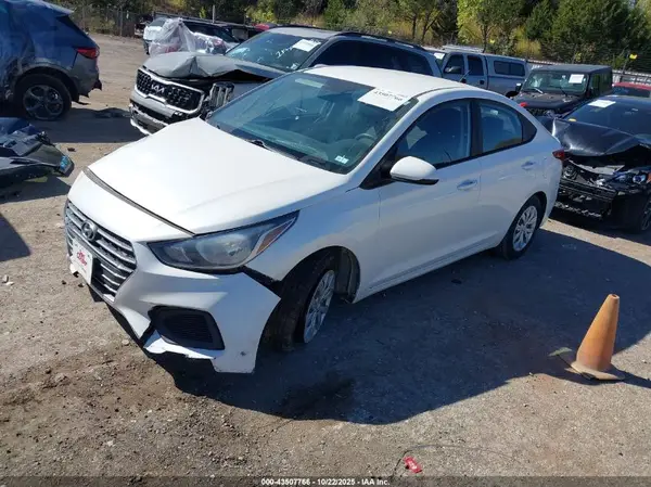 3KPC24A6XLE113967 2020 HYUNDAI ACCENT - Image 2