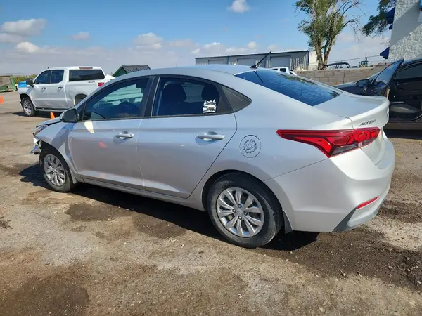 3KPC24A6XLE120742 2020 HYUNDAI ACCENT - Image 2