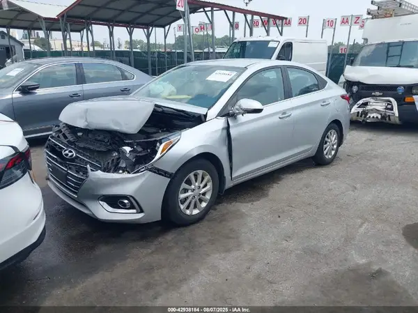 3KPC24A6XNE156692 2022 HYUNDAI ACCENT - Image 2