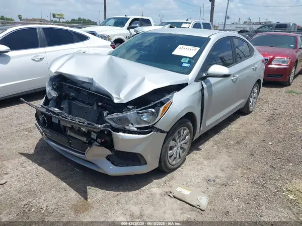3KPC24A6XNE171452 2022 HYUNDAI ACCENT - Image 2